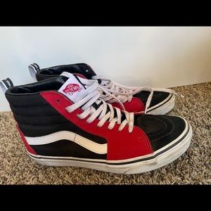 Hi top red/black vans